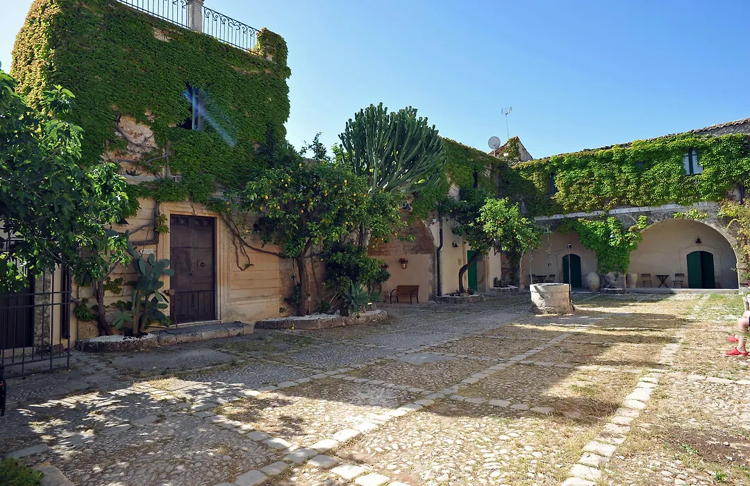 Baglio Siciliamo Country House-1