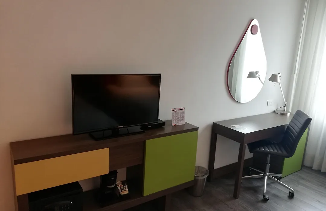 Hampton By Hilton Cali-1