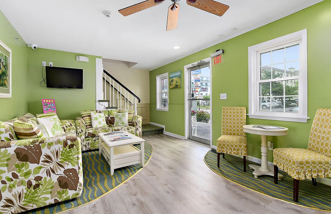 Commander Beach House Hotel-1