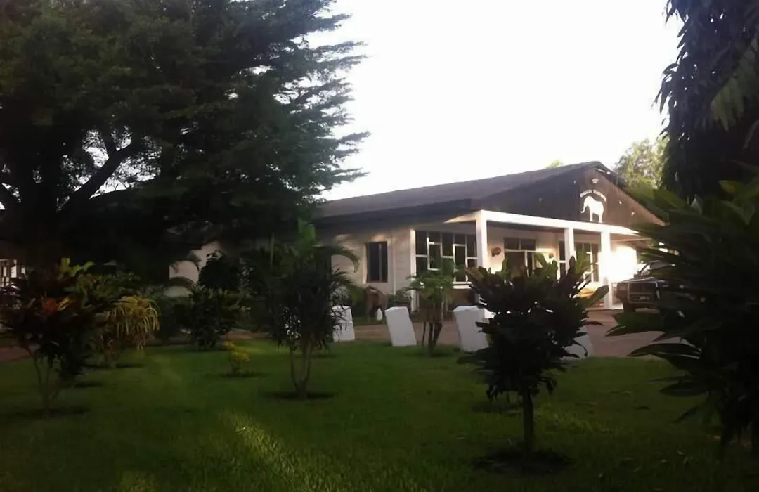 Bungalow Beach Hotel-1