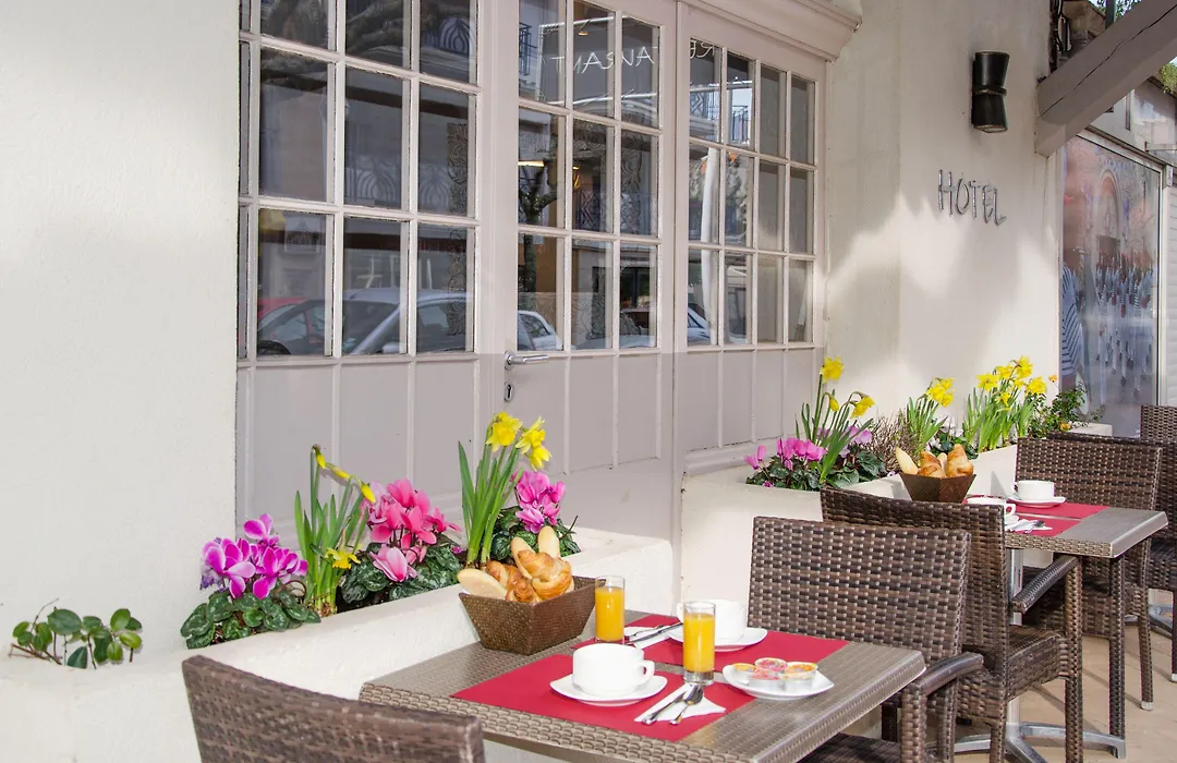 Hotel Le Revest-1