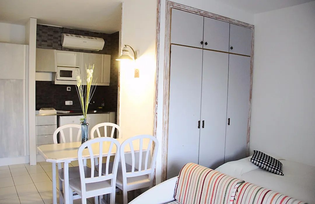 Apartamentos Royal Life-1