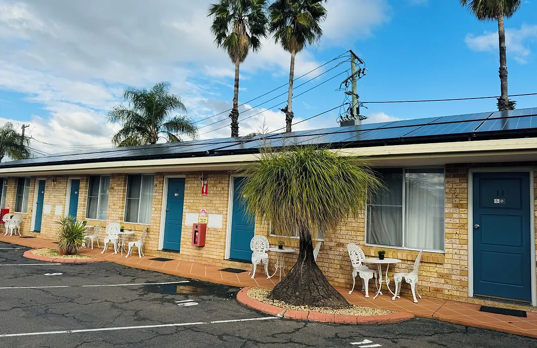 Town And Country Motor Inn-1