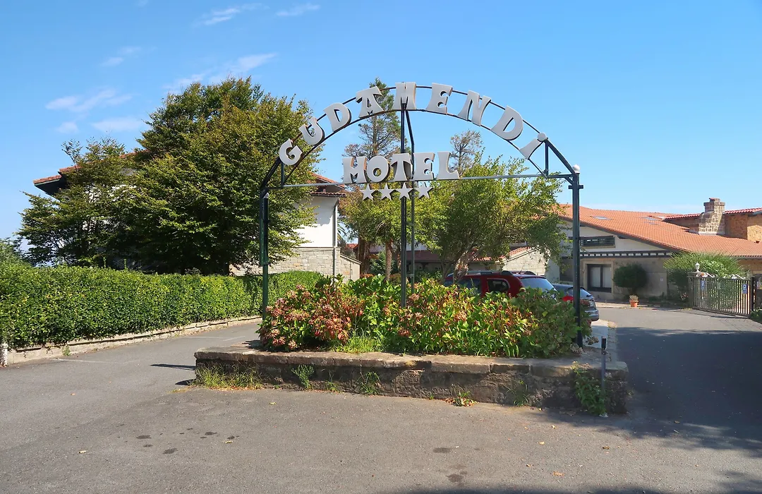 Hotel Gudamendi-1