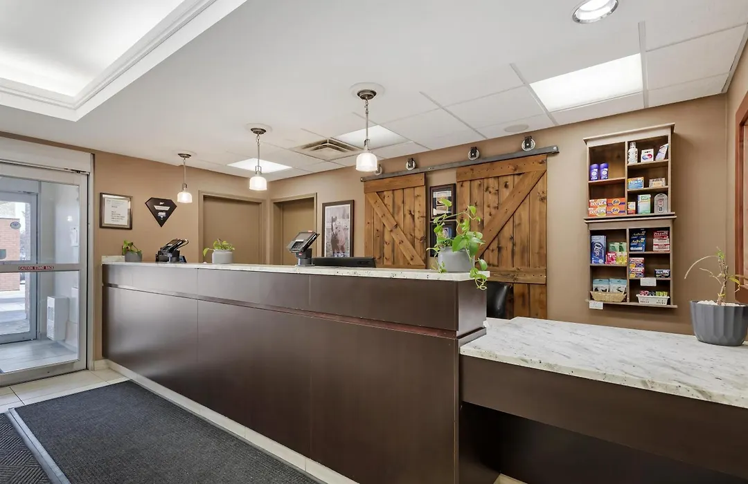 Best Western Plus Red Deer Inn & Suite-1