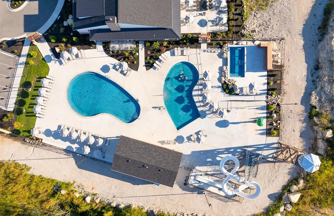 Grand Crowne Resort-1