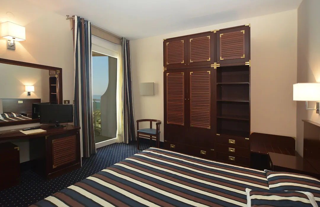 Hotel Anthony-1