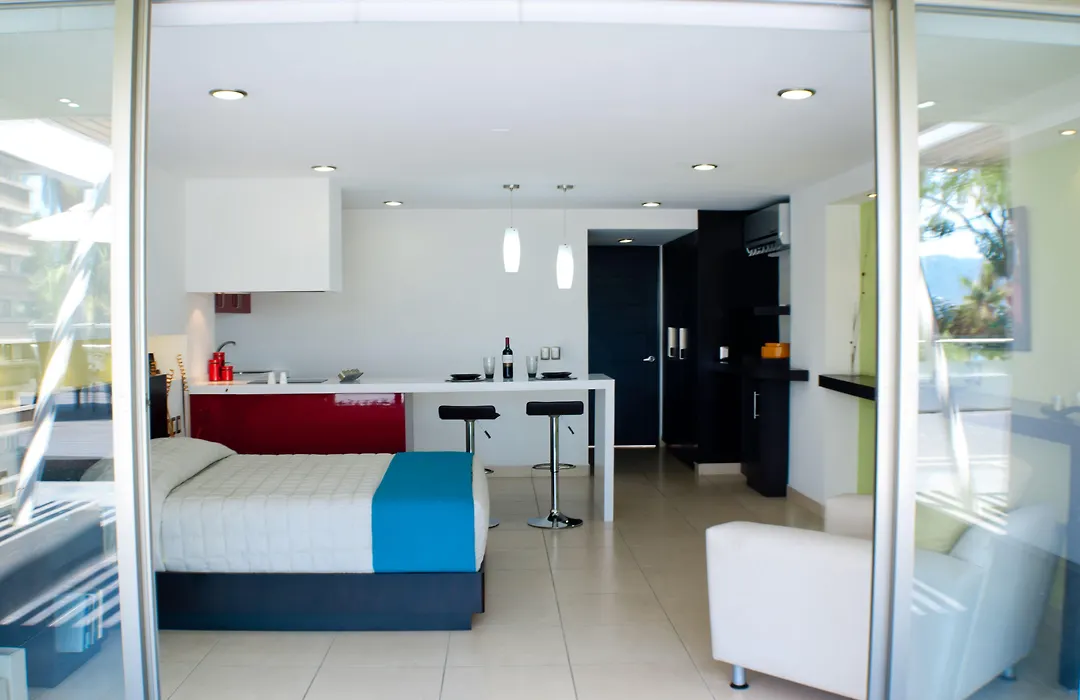 Ramada By Wyndham Acapulco Hotel & Suites-1