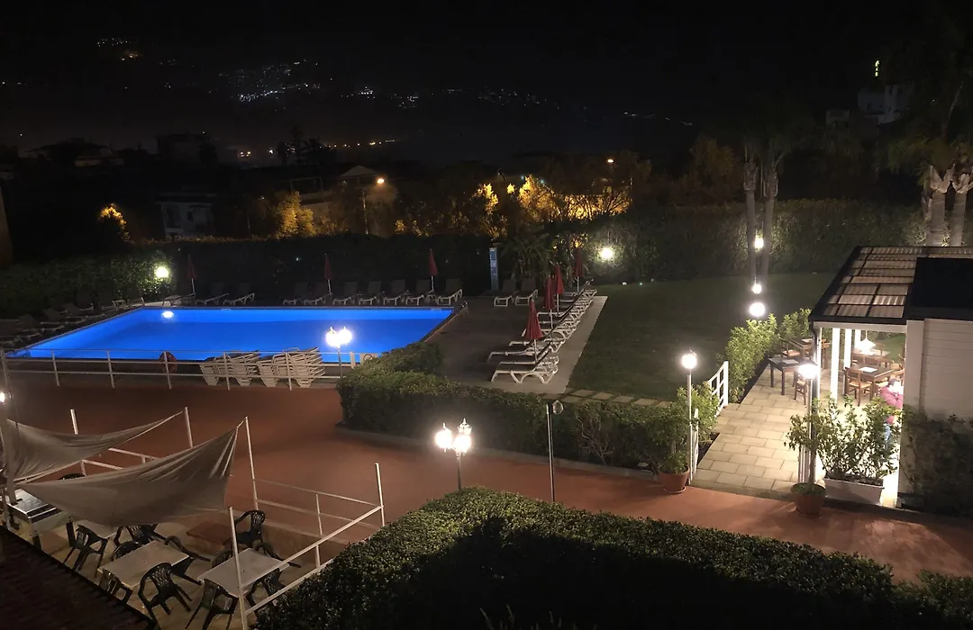 Residence Villa Giardini-1