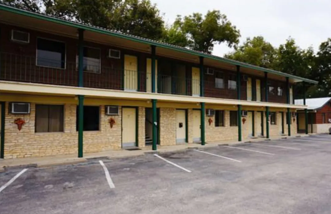 Horseshoe Riverside Lodge-1