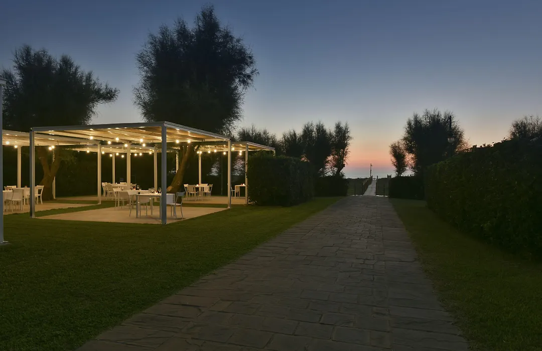 Paestum Inn Beach Resort-1