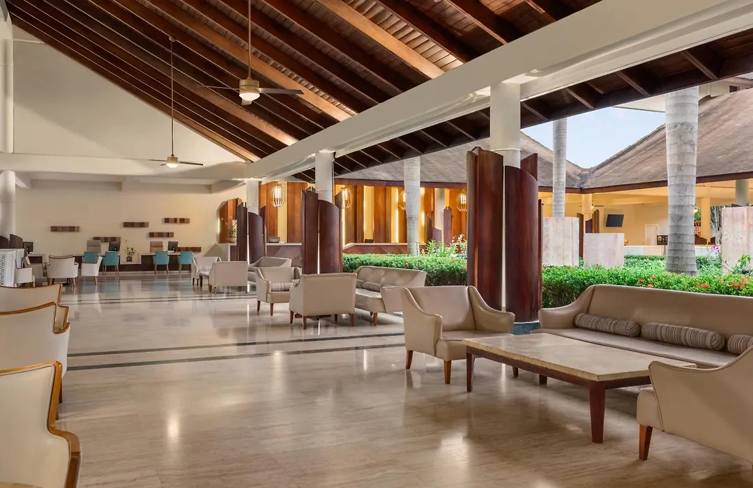 Grand Palladium Palace Resort Spa & Casino-1