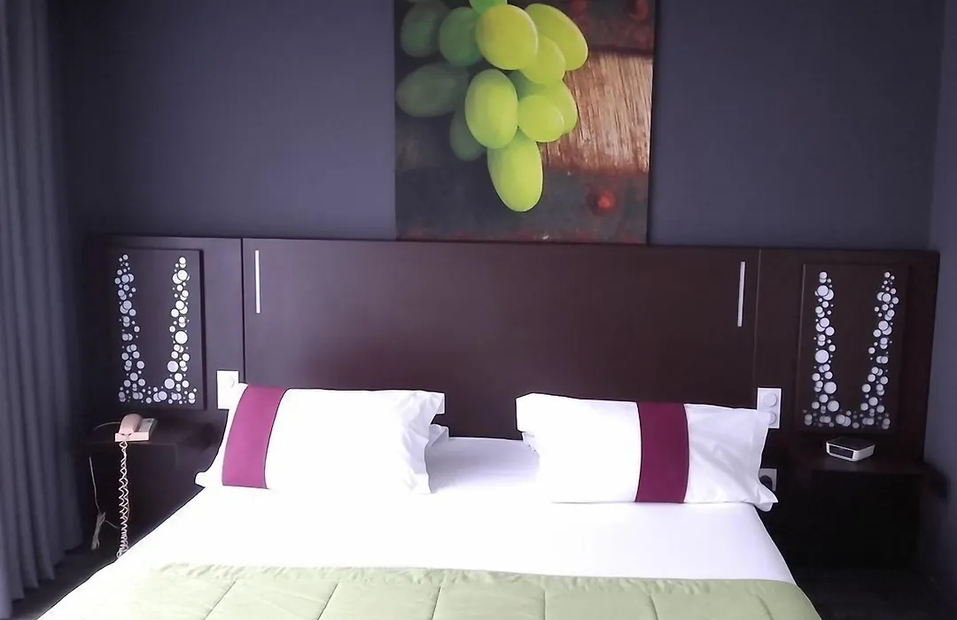 Golf Hotel Colvert - Piscine extérieure et Room Service-1