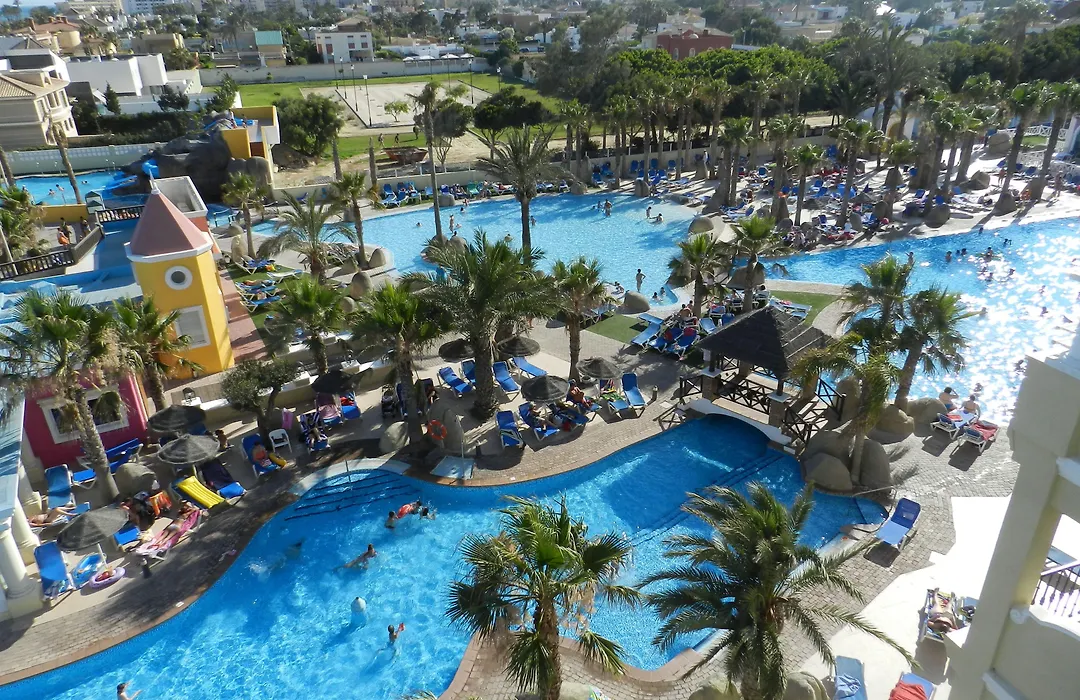 Mediterraneo Bay Hotel & Resort-1