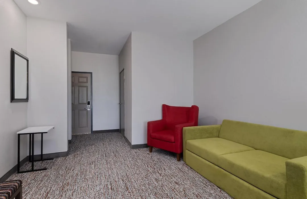 Garner Hotel Decatur - Forsyth By Ihg-1