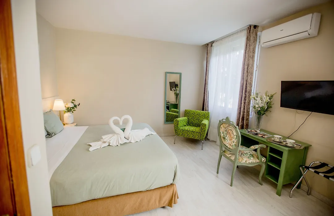Escala Suites-1