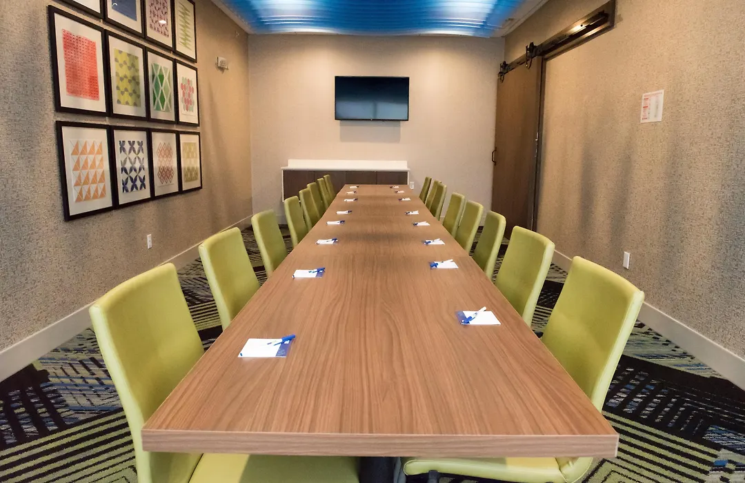 Holiday Inn Express & Suites - Warsaw - E Center By Ihg-1
