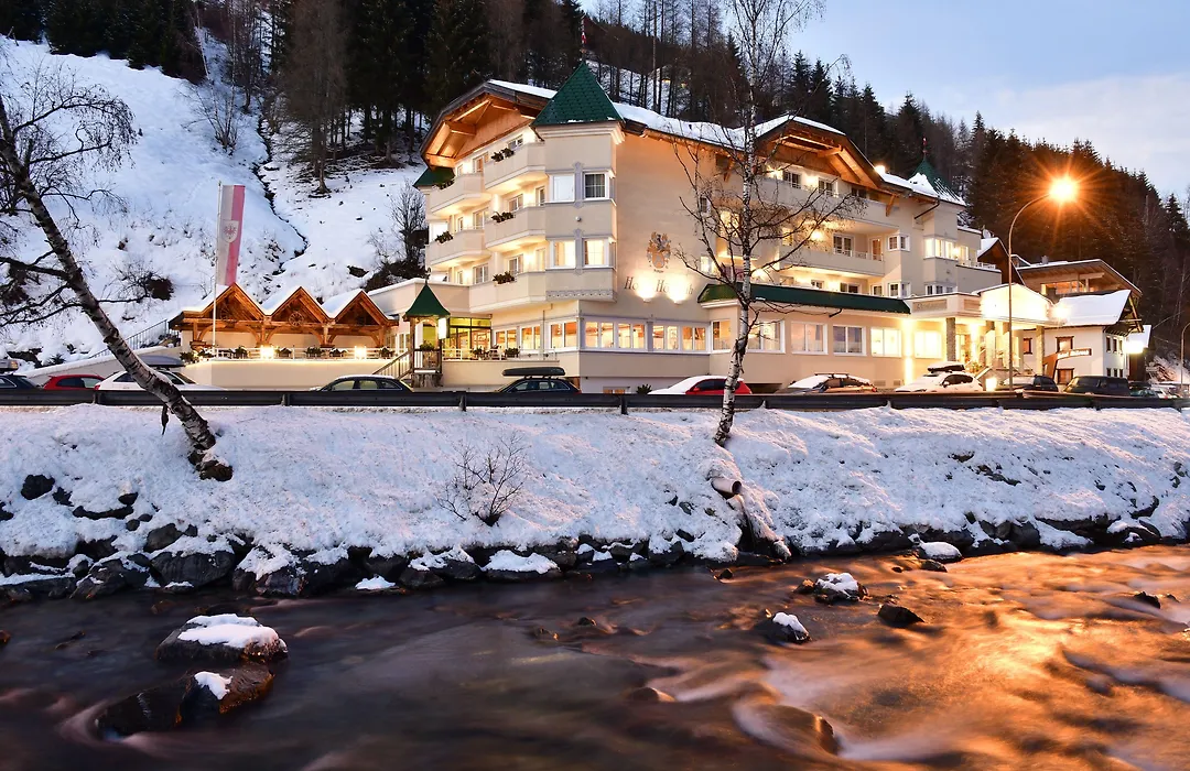 Hotel Höllroah-1