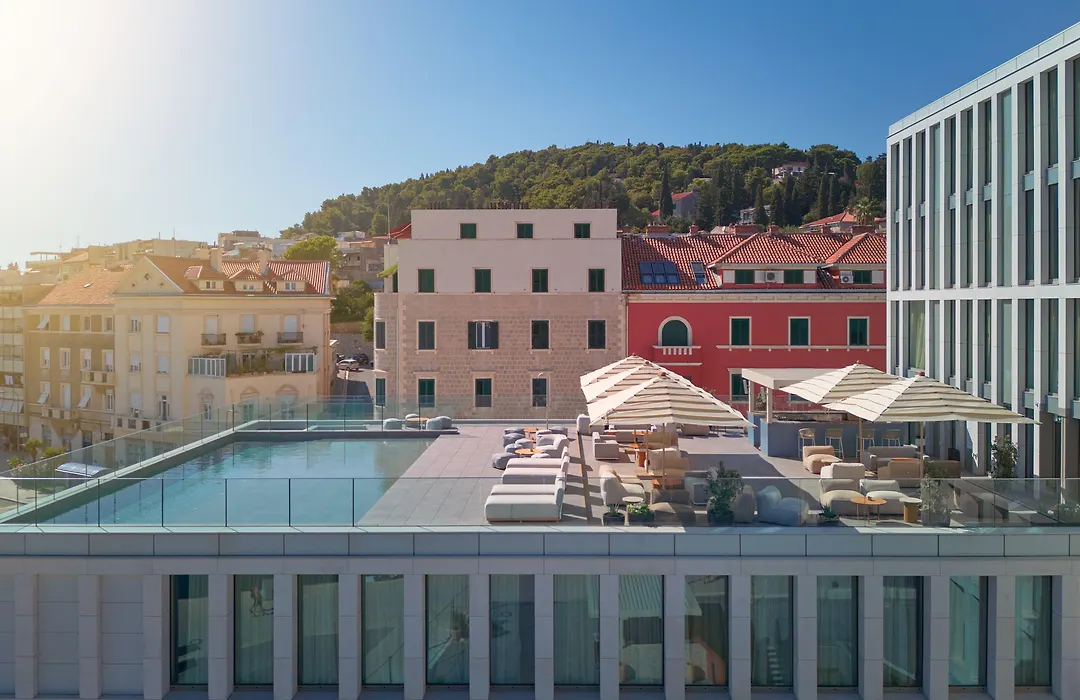Hotel Ambasador-1