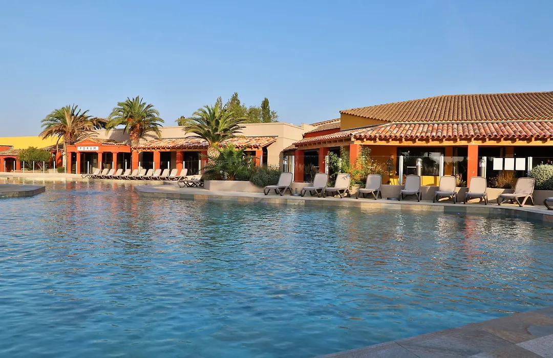 SOWELL RESIDENCES Les Hameaux de Camargue-1