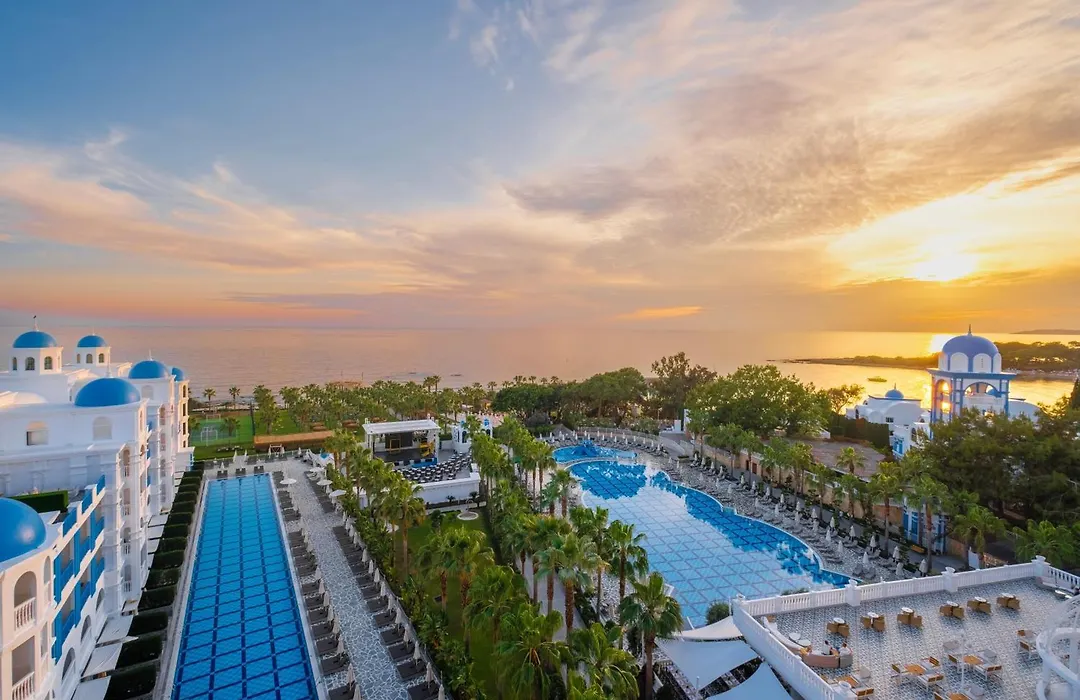 Rubi Platinum Spa Resort & Suites-1