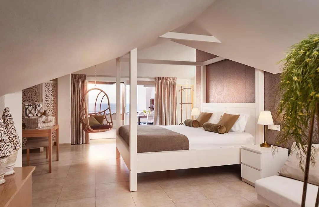 Van Der Valk Hotel Barcarola-1