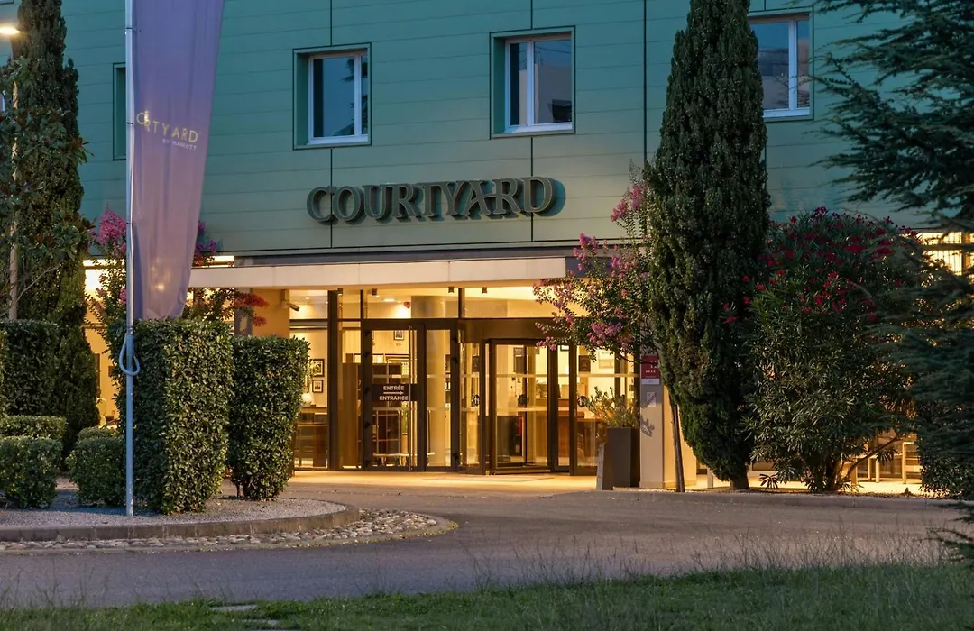 Courtyard By Marriott Toulouse Airport-1