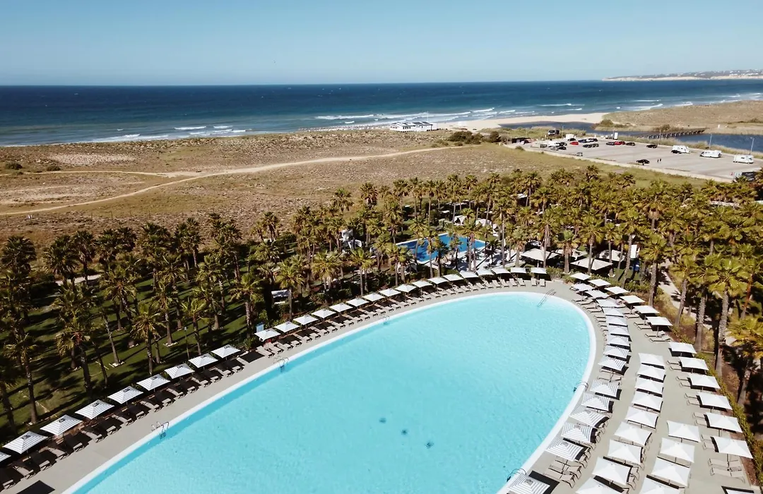 Wine & Books By The Sea, Algarve Resort-1
