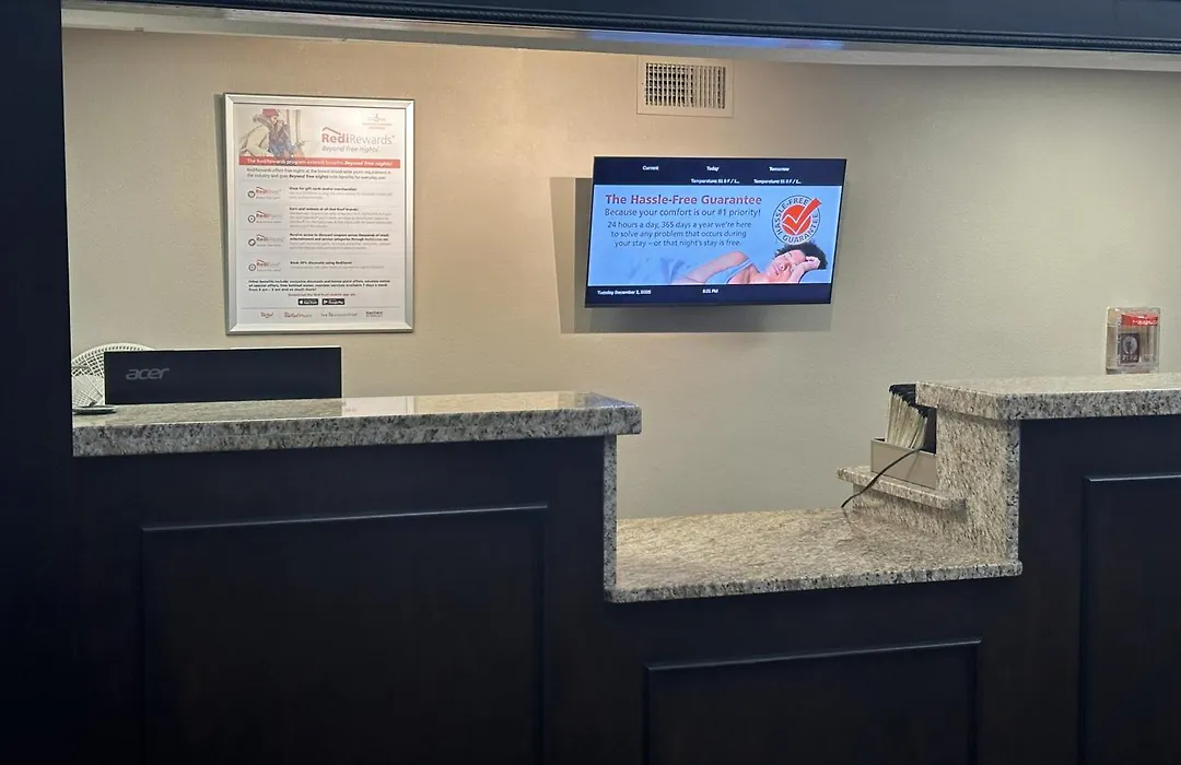 Red Roof Inn & Suites Middleborough-1