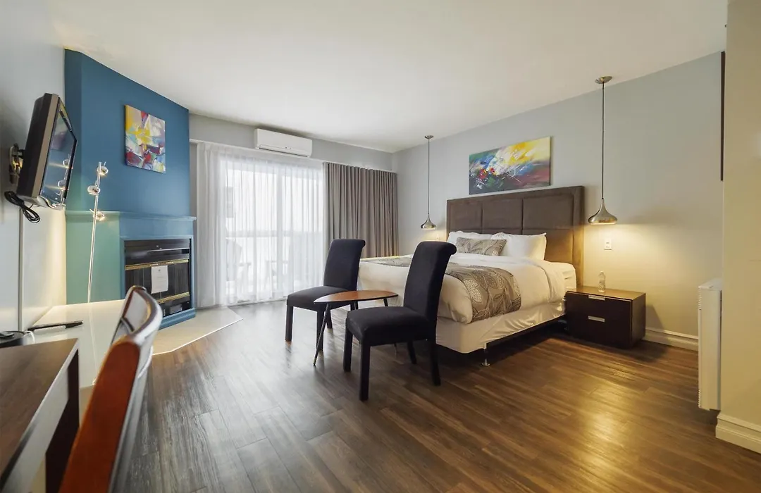 Hotel Lac Brome-1