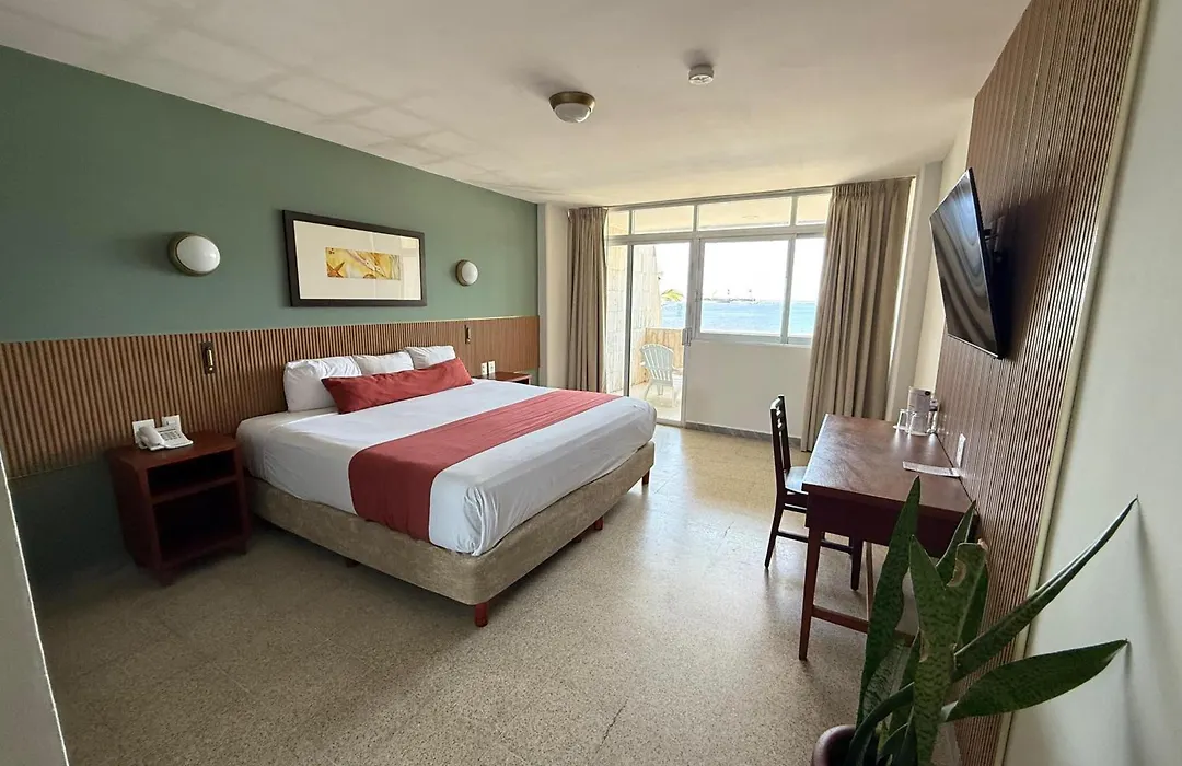 Hotel Royalty-1