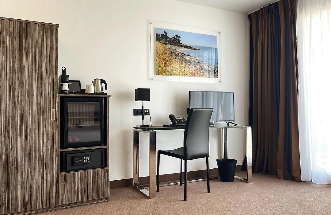 Golden Tulip La Baule Hotel And Residence-1