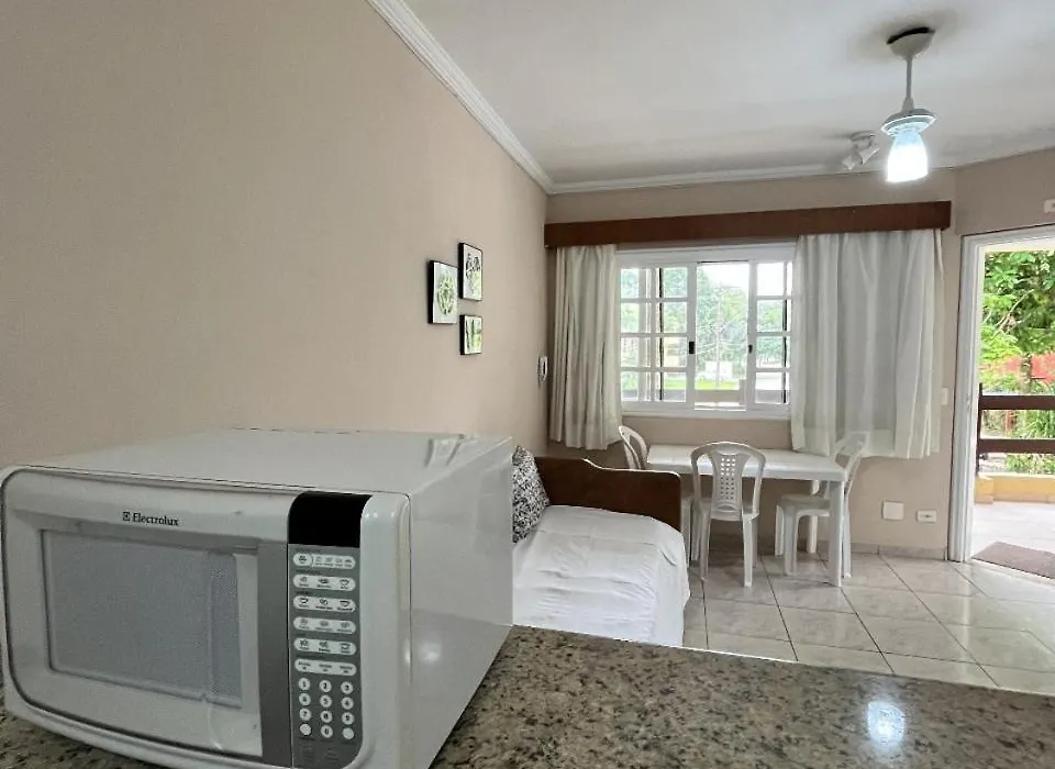 Amarilis Flat Service-1