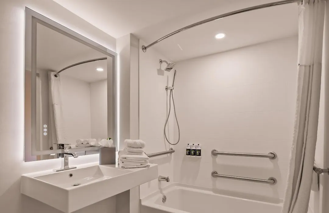 B&B Hotel Orlando International Drive Near Universal - Newly Renovated!-1