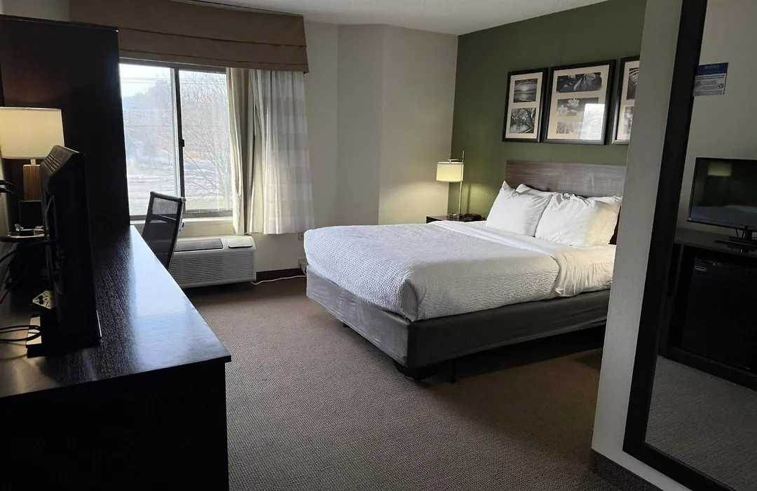 Sleep Inn & Suites Queensbury - Lake George-1