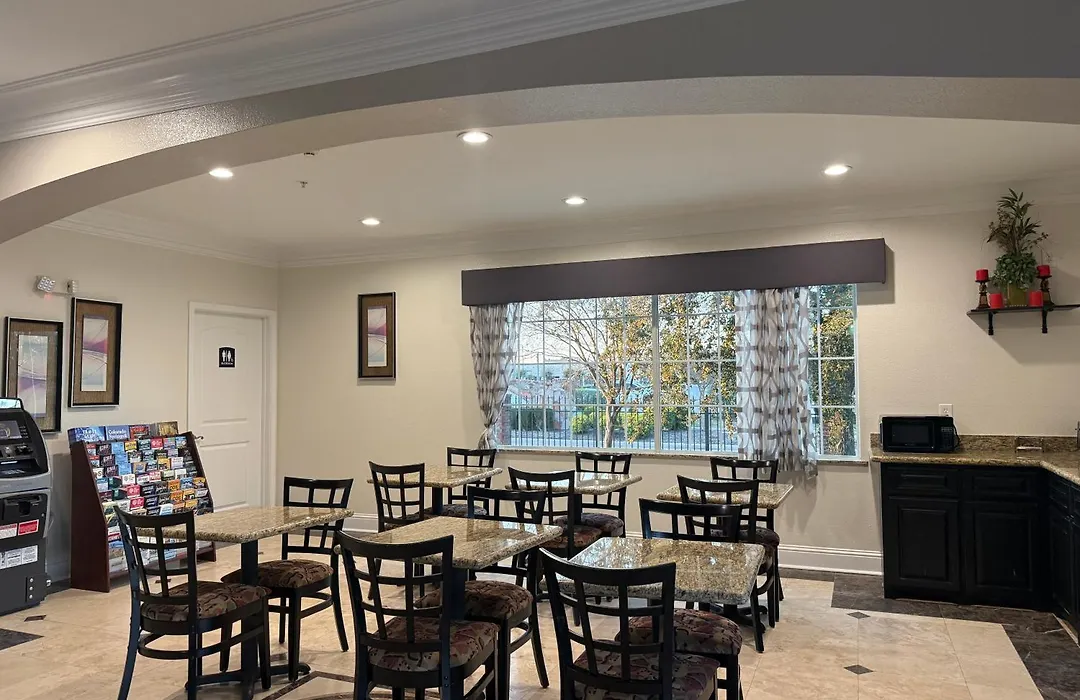 Crystal Inn - Garth Rd-1