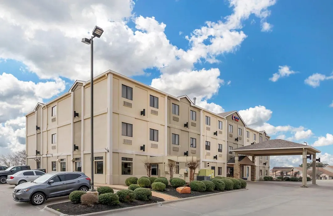 Comfort Suites Brenham-1