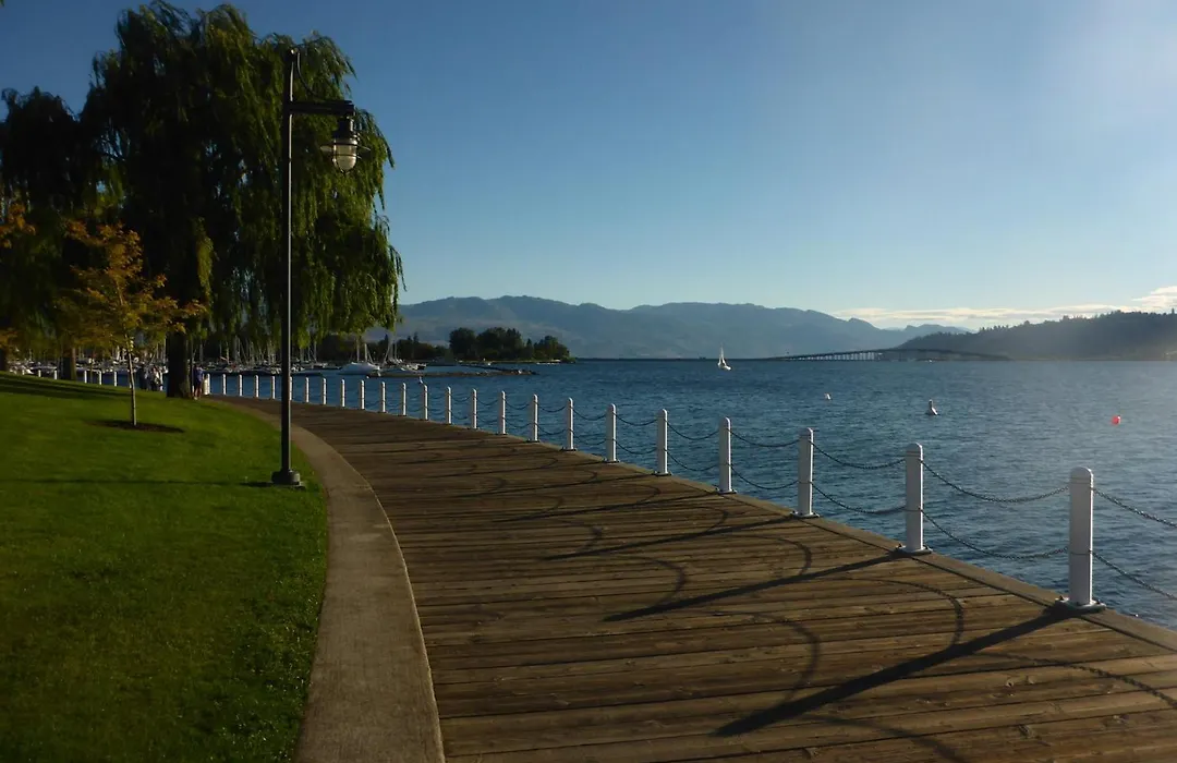 Holiday Inn Express & Suites Kelowna - East By Ihg-1