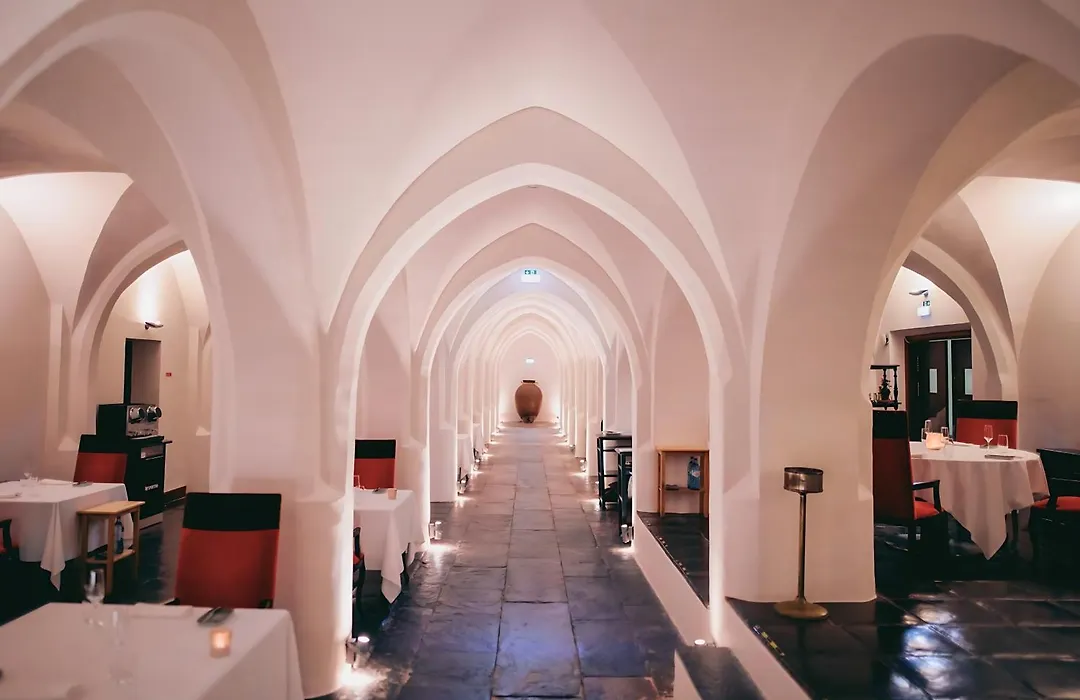 Convento Do Espinheiro, Historic Hotel & Spa-1