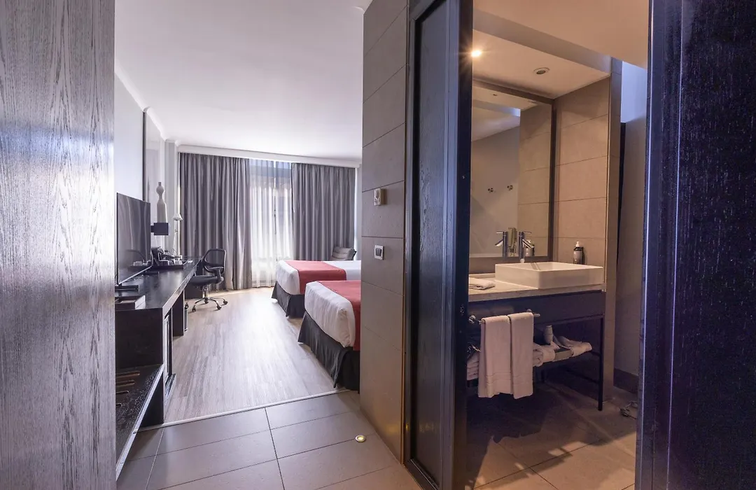 Wyndham Santiago Pettra-1