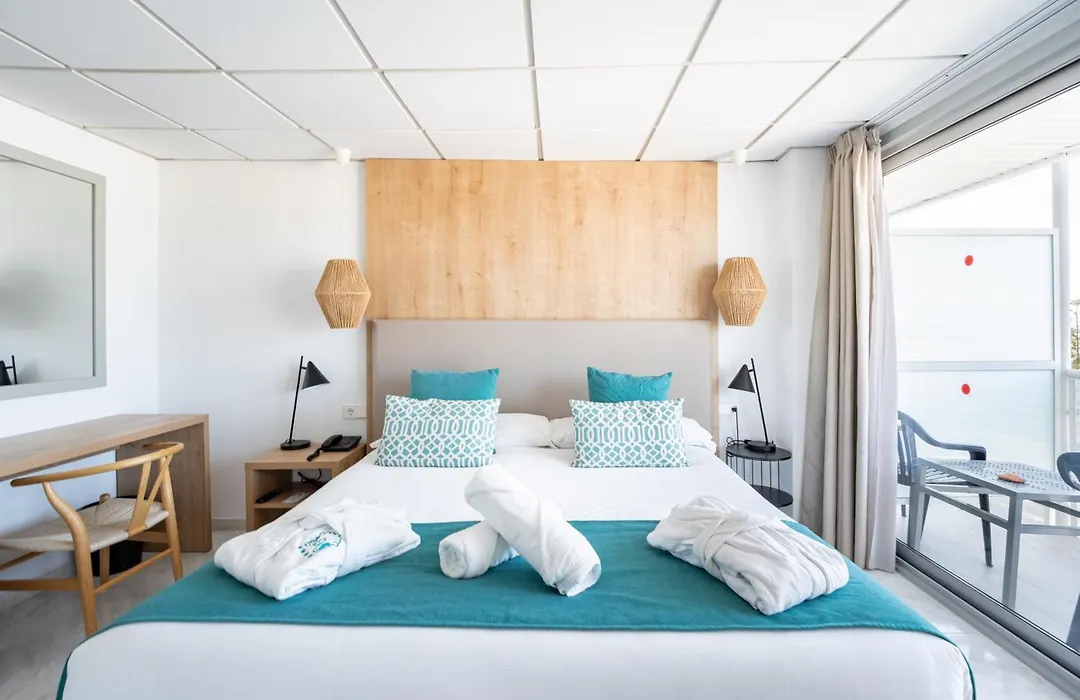 Bahia De Alcudia Hotel & Spa-1