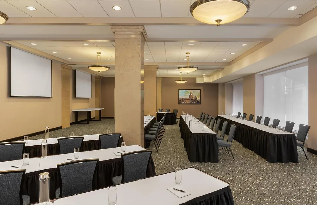 Hilton Garden Inn Indianapolis Downtown-1