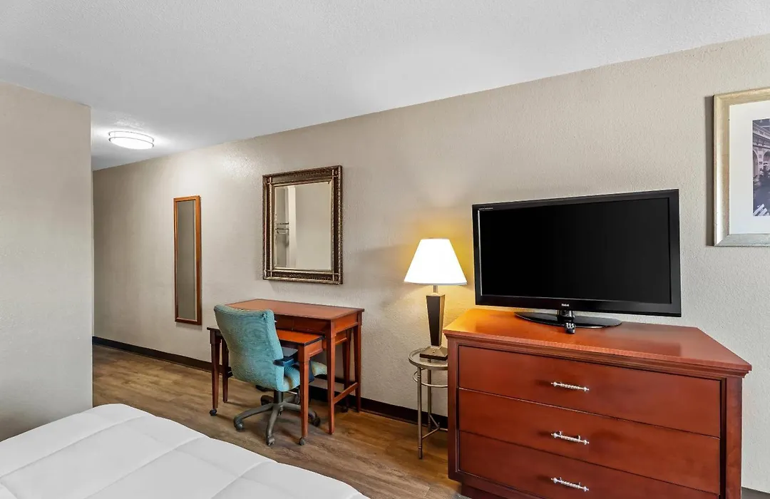 Rodeway Inn-1