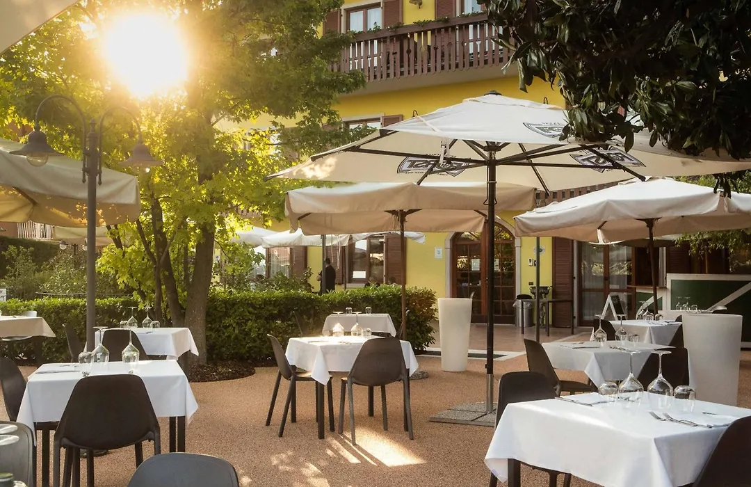 Hotel Romantic-1