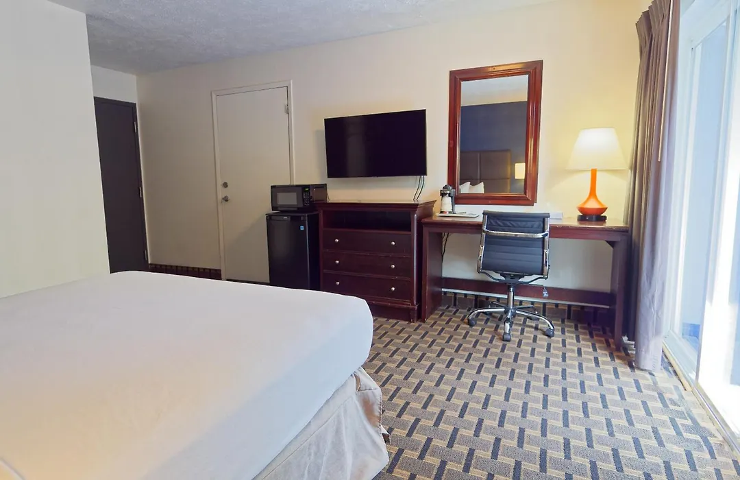 Silverstone Inn North Spokane-1