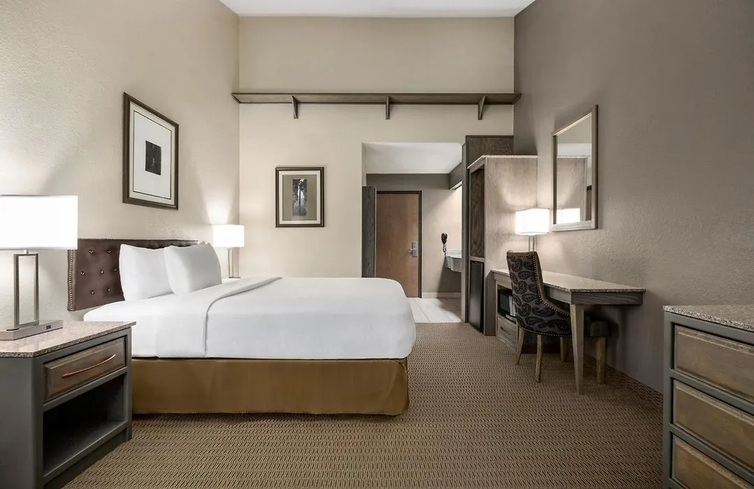 Travelodge By Wyndham Coffeyville-1