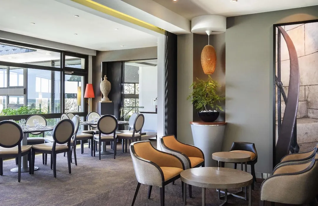 Novotel Amboise-1