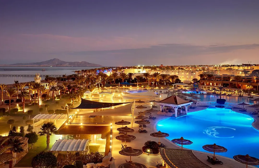 Coral Sea Holiday Resort & Aqua Park-1