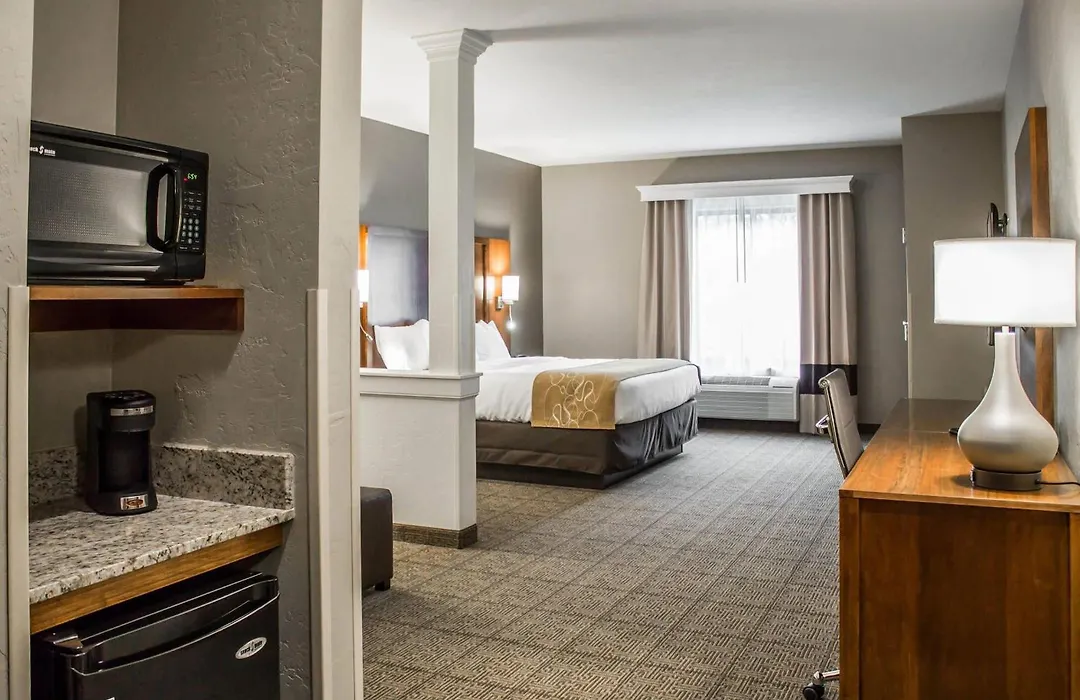 Comfort Suites Hartville-North Canton-1