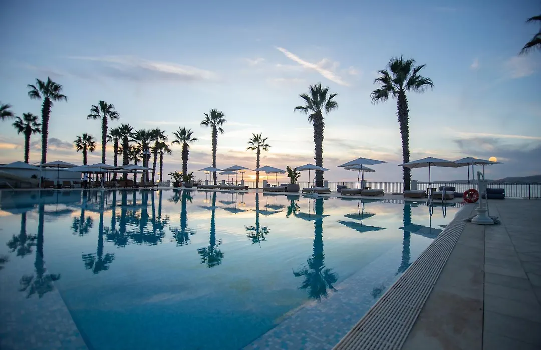 Dioscuri Bay Palace-1